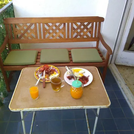 876 Llanca